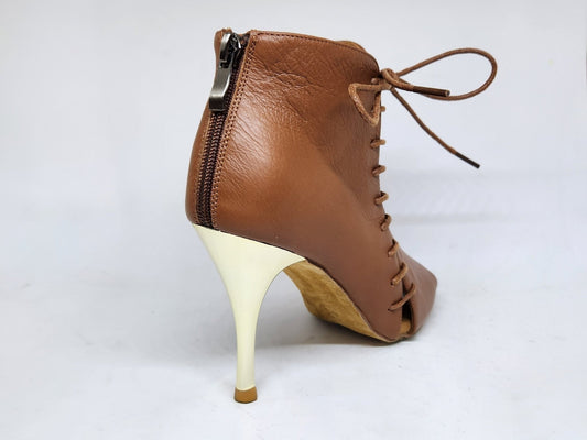 Lazuli Brown - Stiletto for salsa and bachata dancing